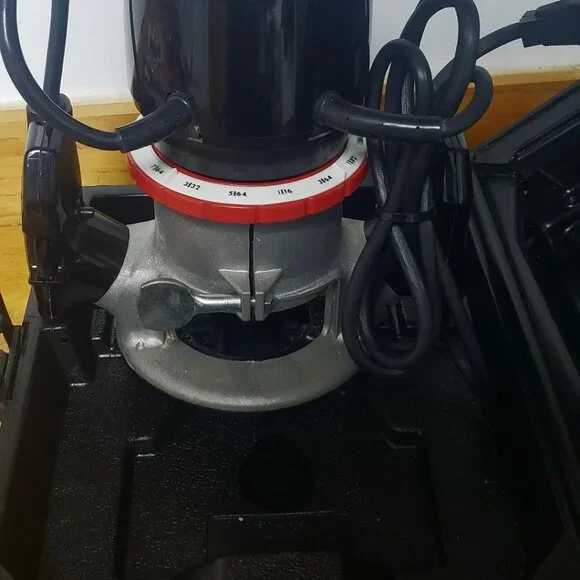 CRAFTSMAN 1 1/2 HP ROUTER MODEL 315.17491 1/4 SHANK 25000 RPM CASE & WRENCH - Picture 5 of 10